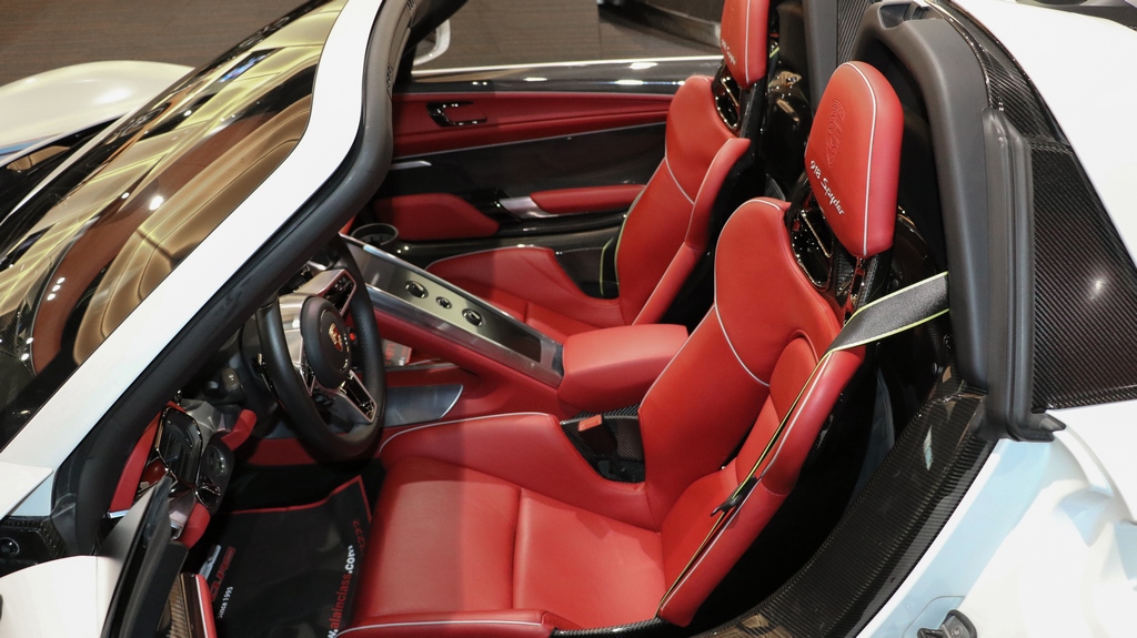 2015 Porsche 918 Spyder, 5/17