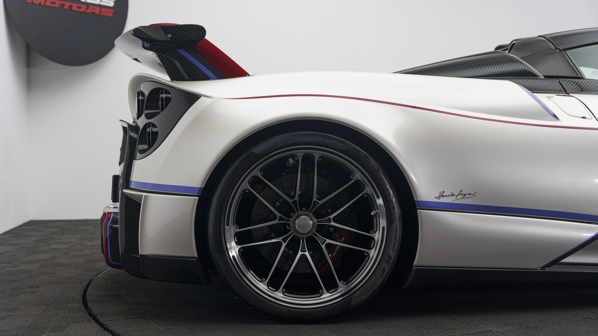 2020 Pagani Huayra Roadster BC, 34/36