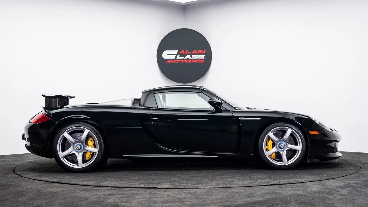 2005 Porsche Carrera GT, side profile