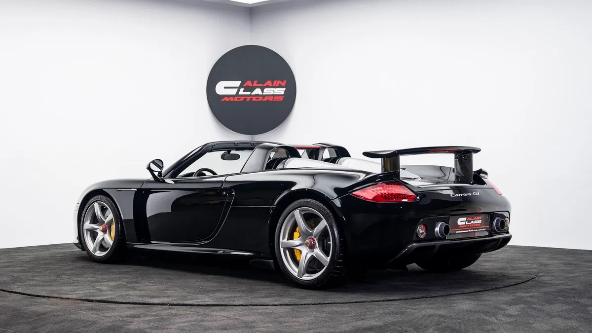 2005 Porsche Carrera GT, side profile