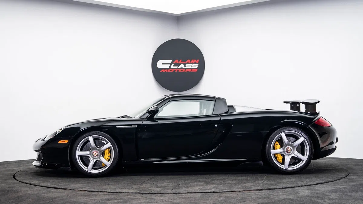 2005 Porsche Carrera GT, side profile