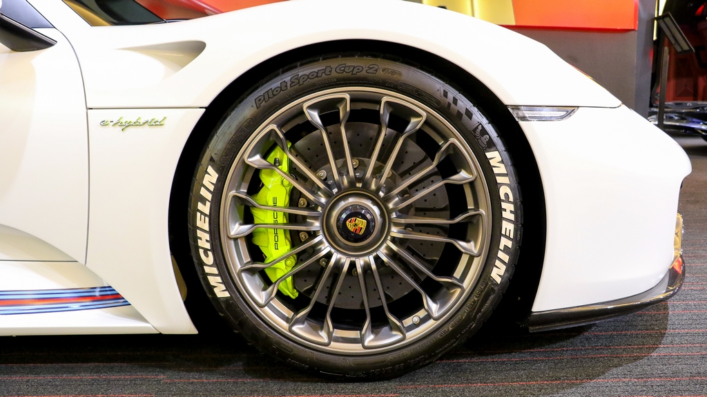 2015 Porsche 918 Spyder, 12/17