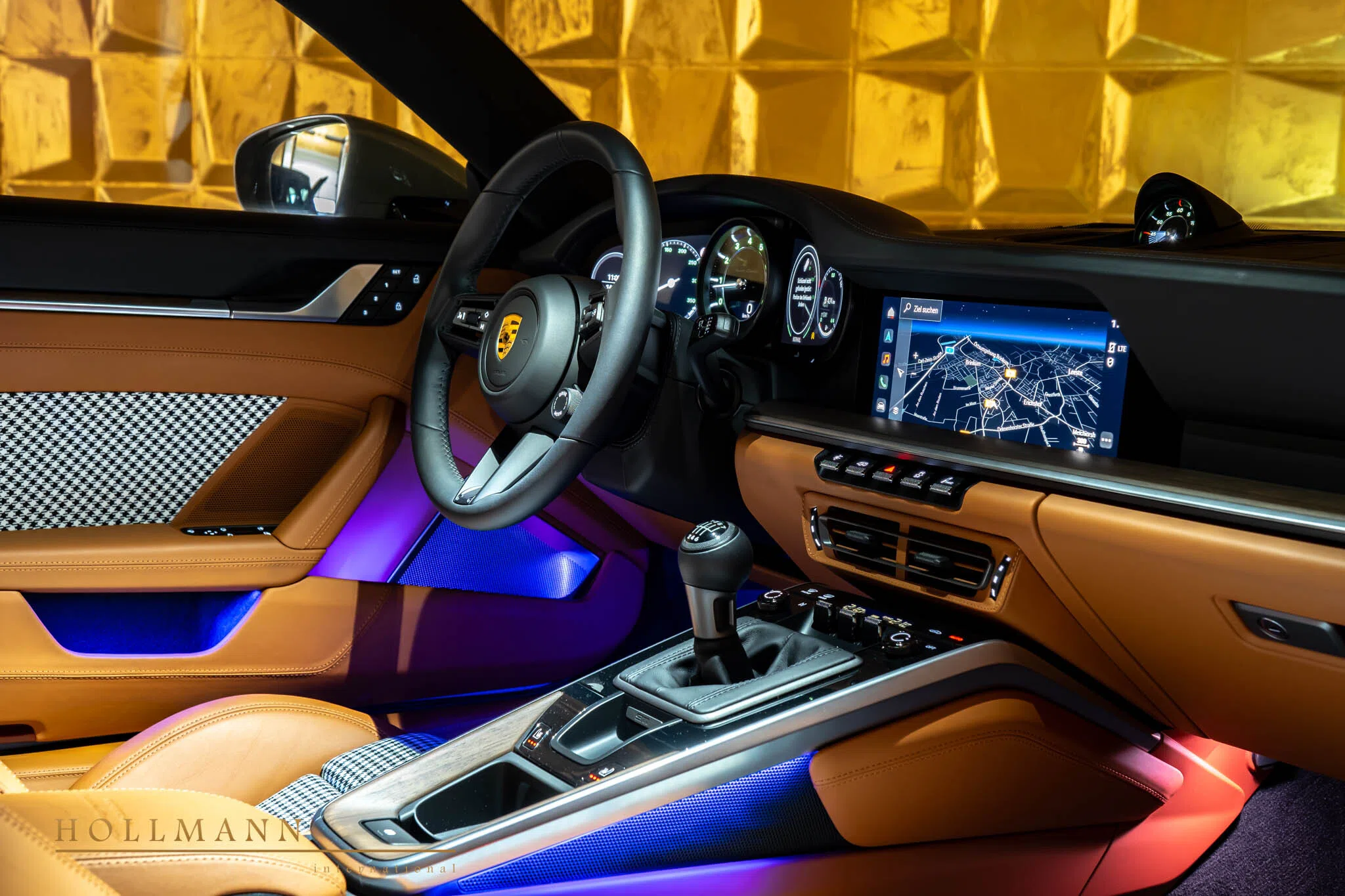 2024 Porsche 911 Sport Classic interior, dashboard, Cognac Semianilin Leather
