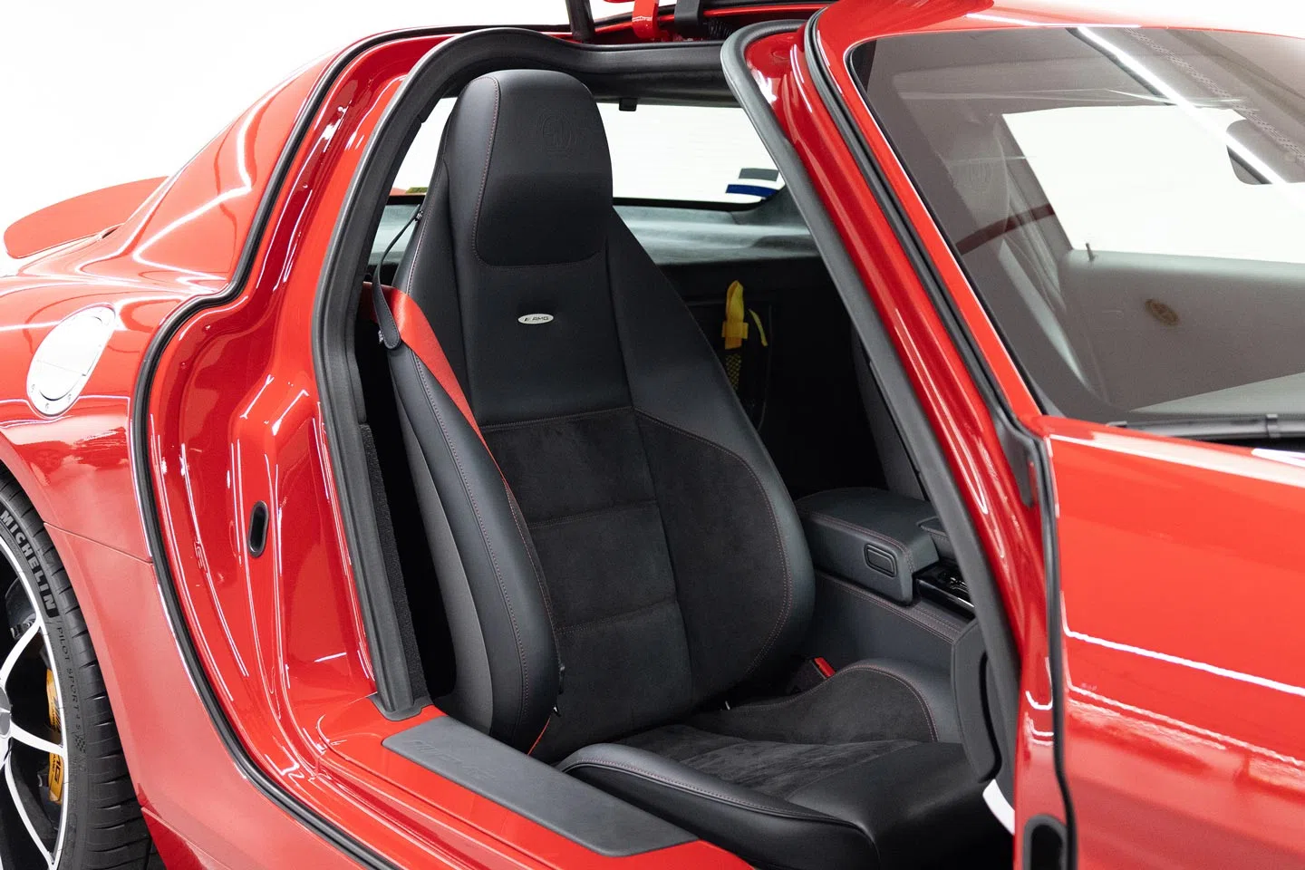 2014 Mercedes-Benz SLS AMG GT interior, seats