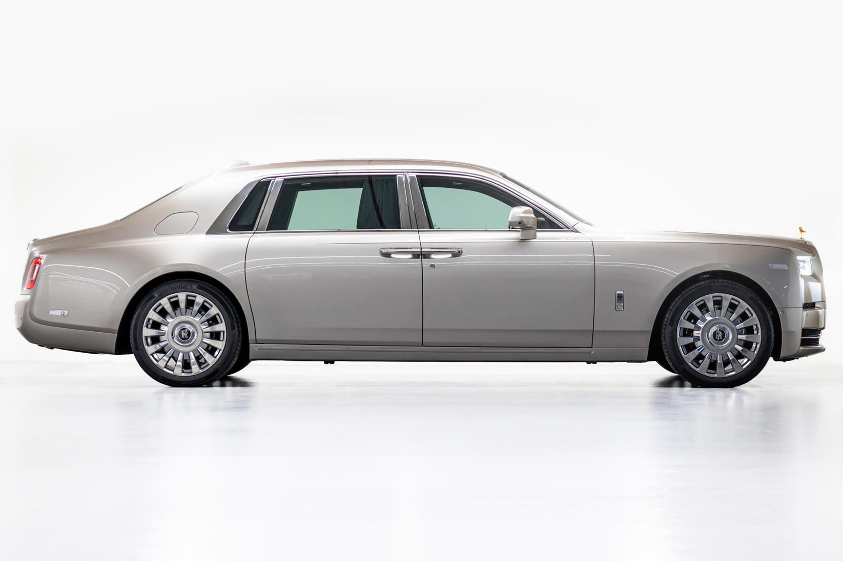 2022 Rolls-Royce Phantom Bespoke, 3/20