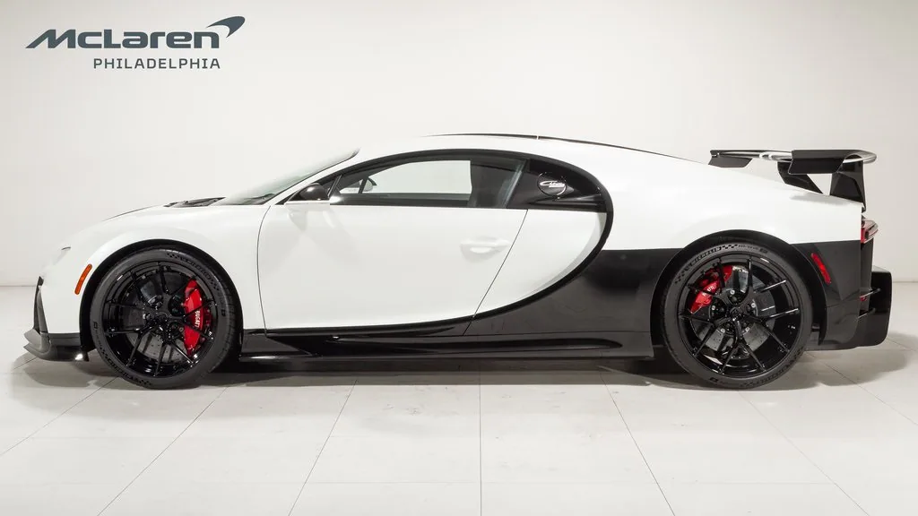 2022 Bugatti Chiron Pur Sport, 8/20