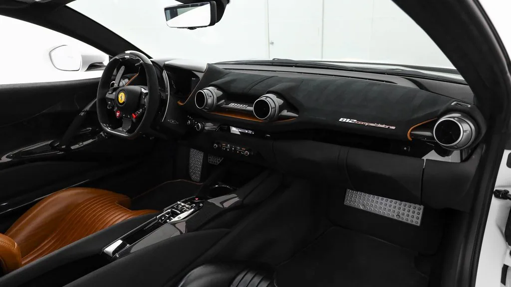 2023 Ferrari 812 Competizione, 3/20