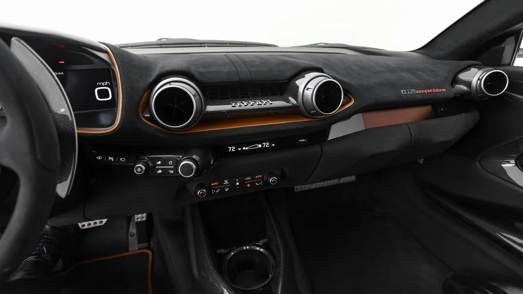 2023 Ferrari 812 Competizione, 6/20