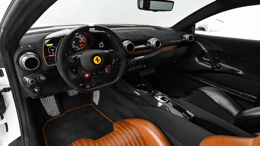 2023 Ferrari 812 Competizione, 9/20