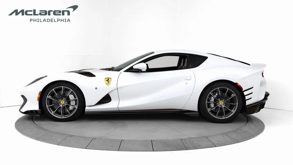 2023 Ferrari 812 Competizione, 15/20