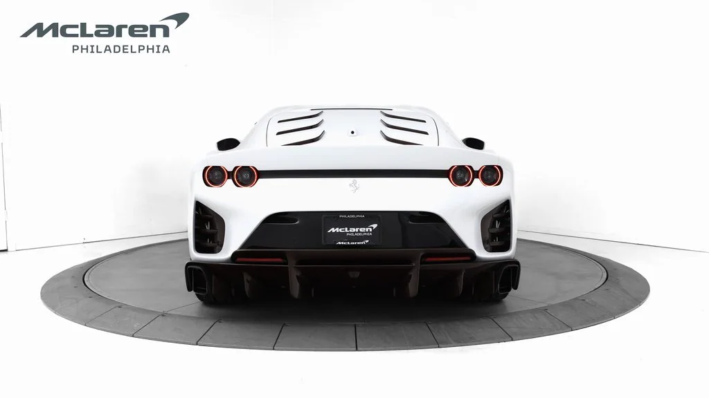 2023 Ferrari 812 Competizione, 17/20
