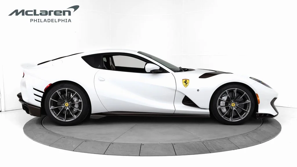 2023 Ferrari 812 Competizione, 19/20