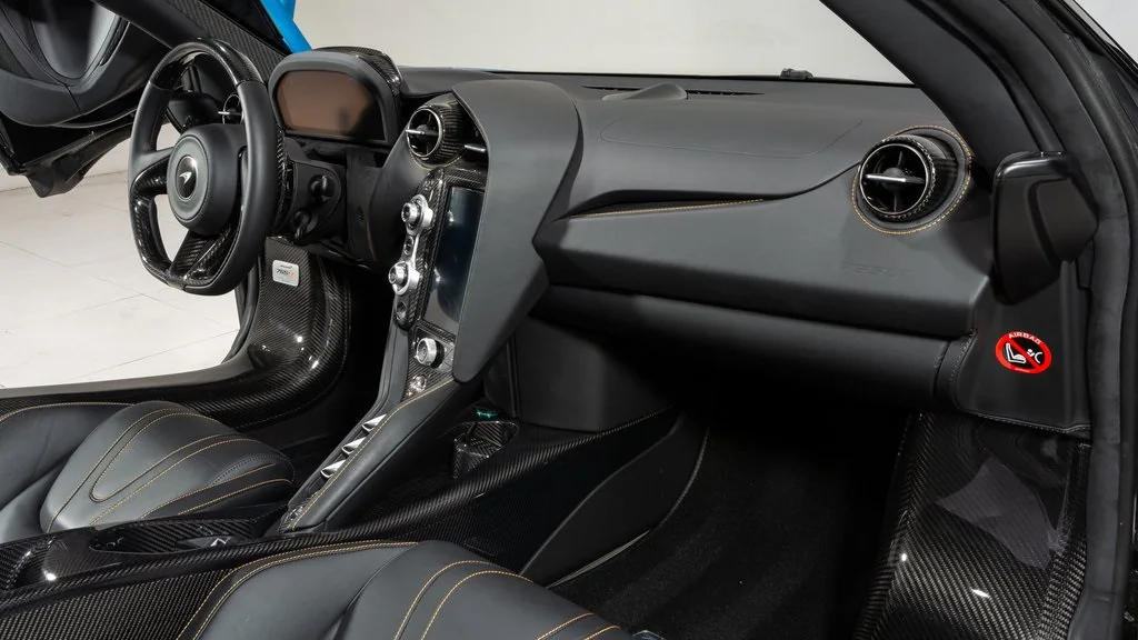 2022 McLaren 765LT Spider, 19/20