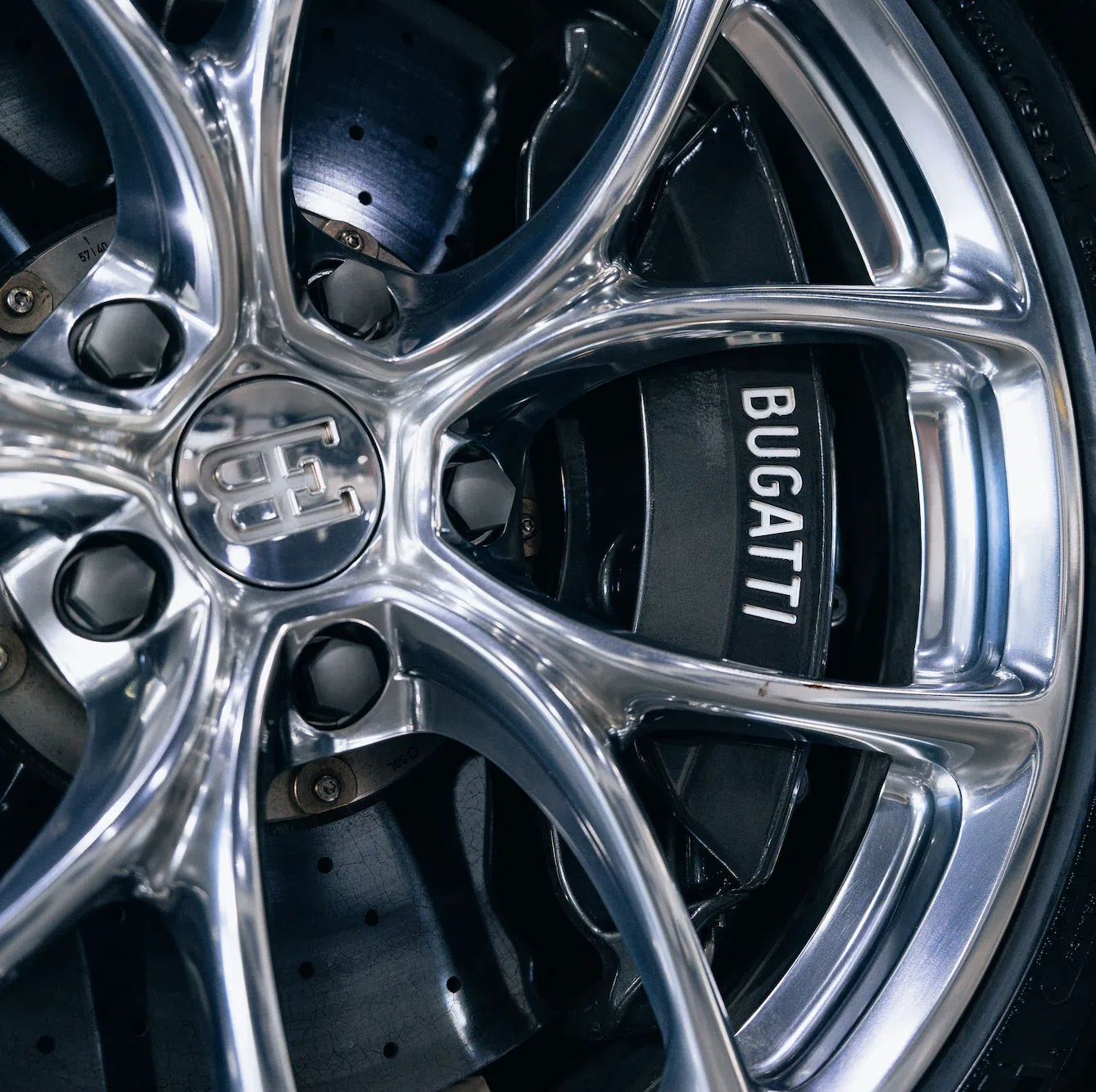 2018 Bugatti Chiron wheel