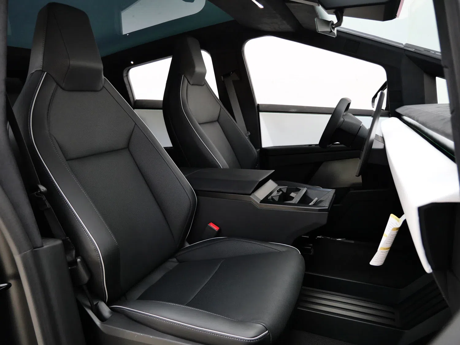 2024 Tesla Cybertruck interior, seats
