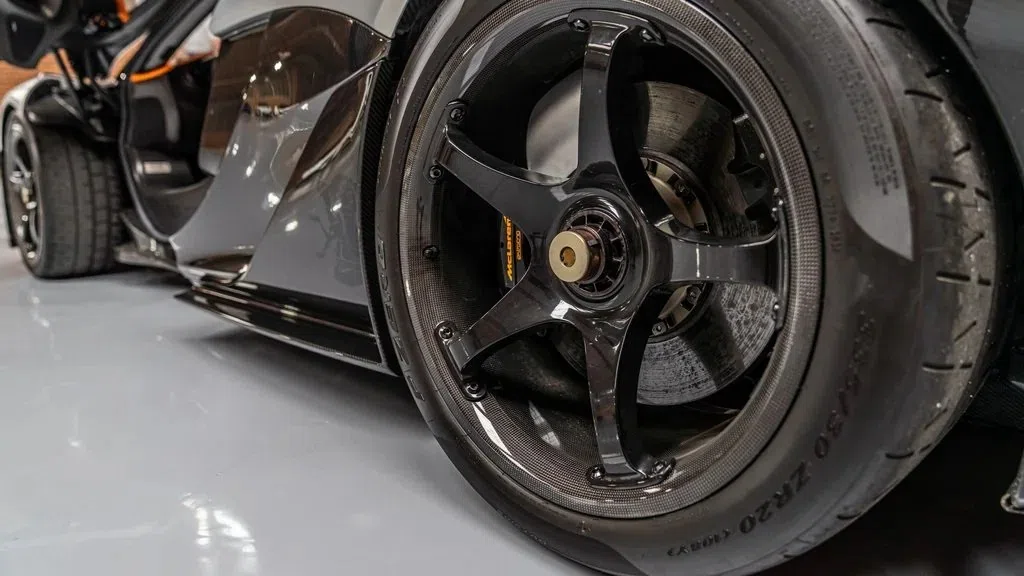 2014 McLaren P1 wheel