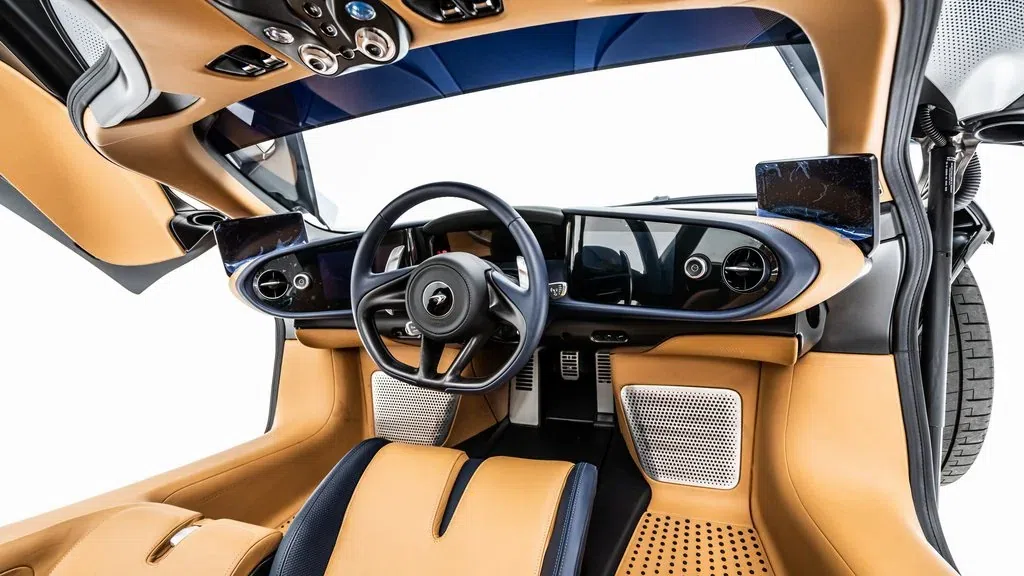 2020 McLaren Speedtail interior, dashboard, Natural Tan