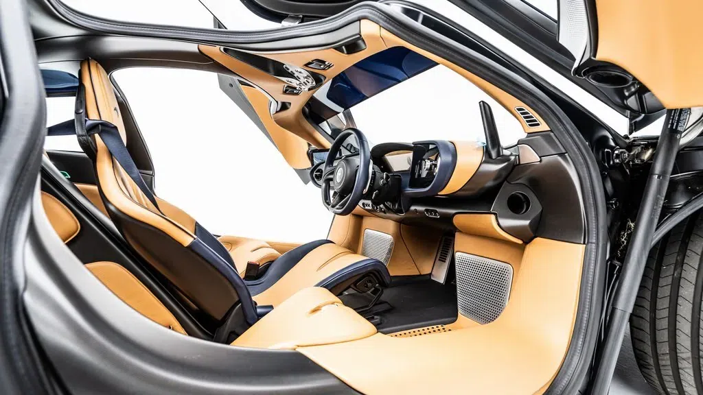2020 McLaren Speedtail interior, dashboard, Natural Tan