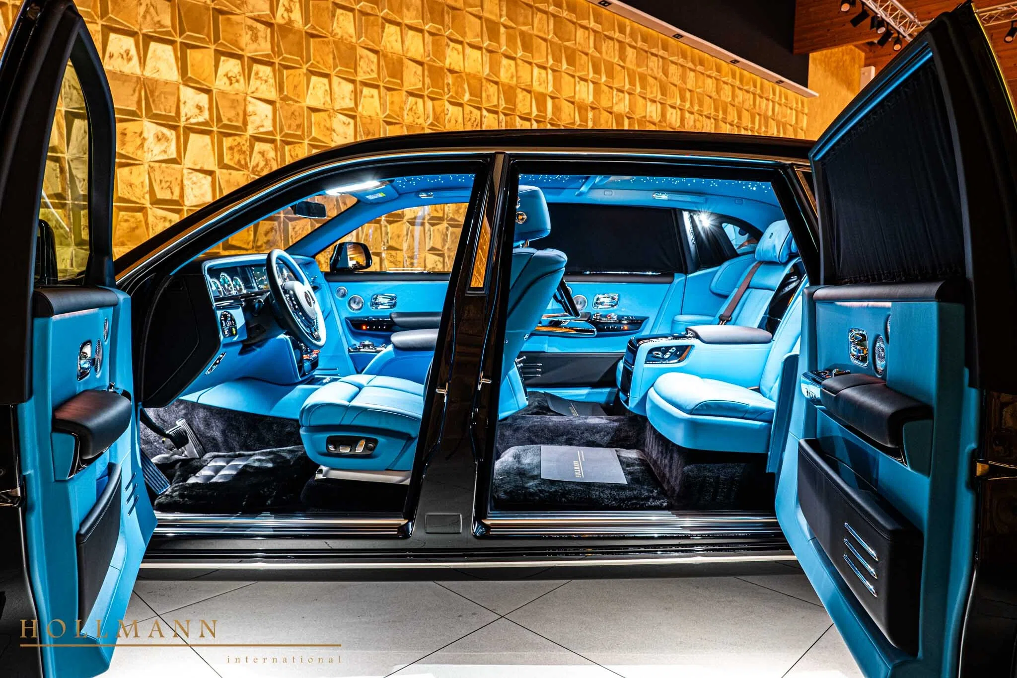 2024 Rolls-Royce Phantom EWB interior, seats, Leather Turchese
