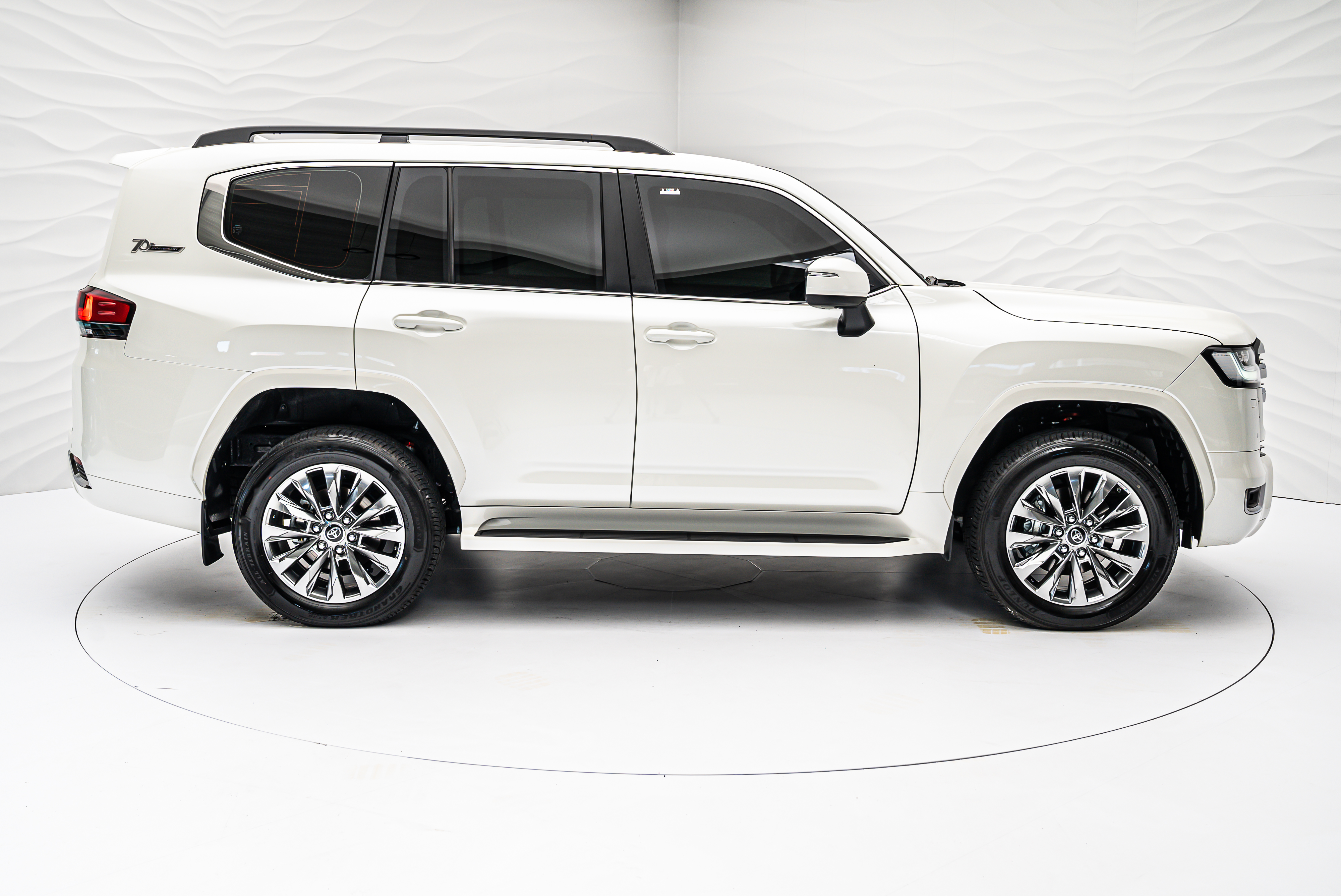 2025 Toyota Land Cruiser 300 3.5 Armored B6, 9/20