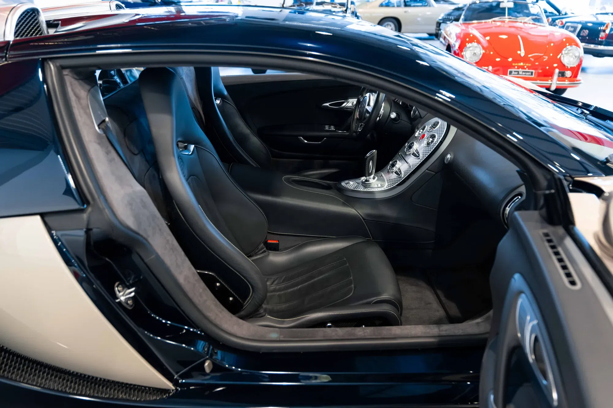 2008 Bugatti Veyron 16.4 interior, door panel