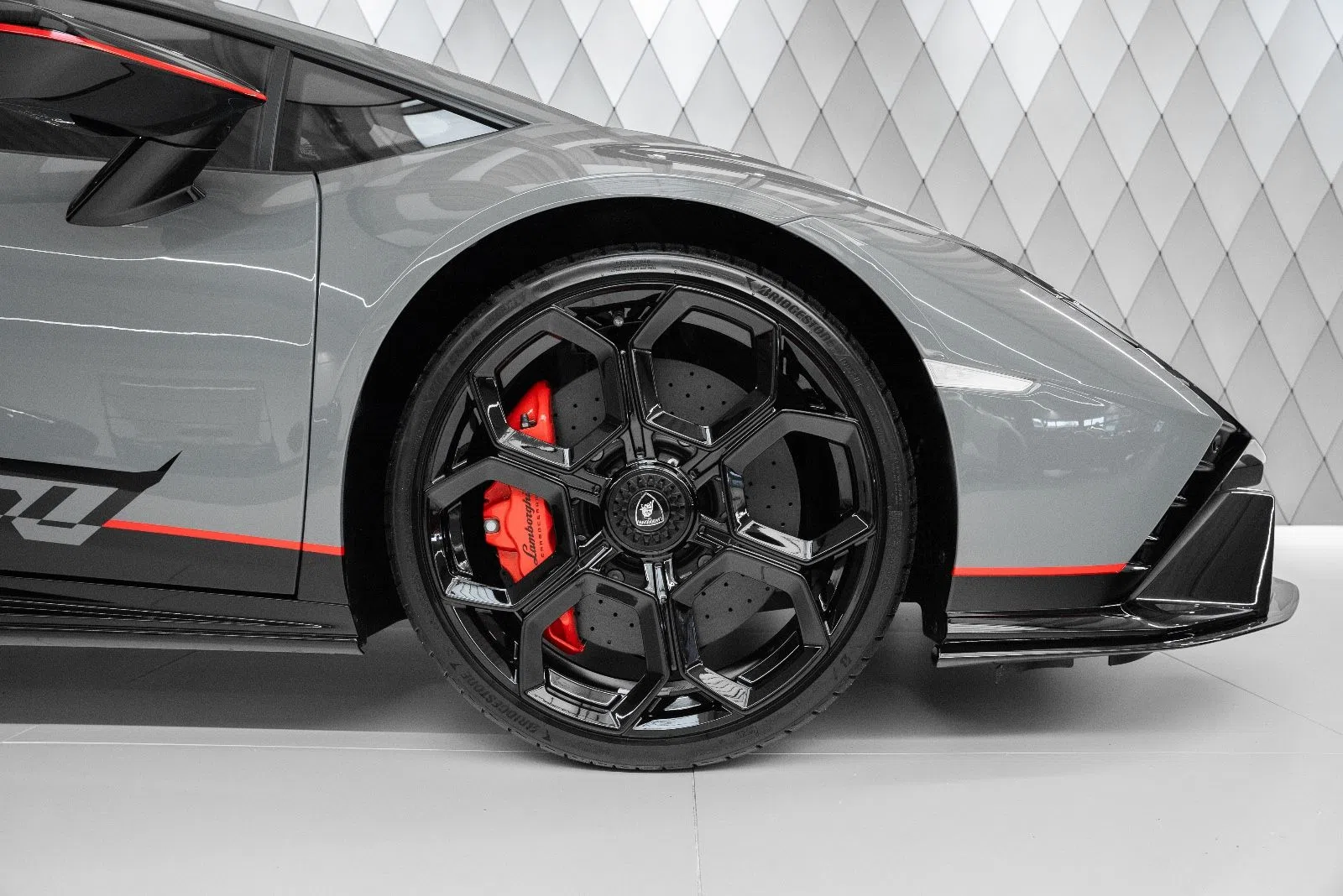 2024 Lamborghini Huracán Tecnica 60 Years Anniversario "1 of 60" Limited Edition wheel