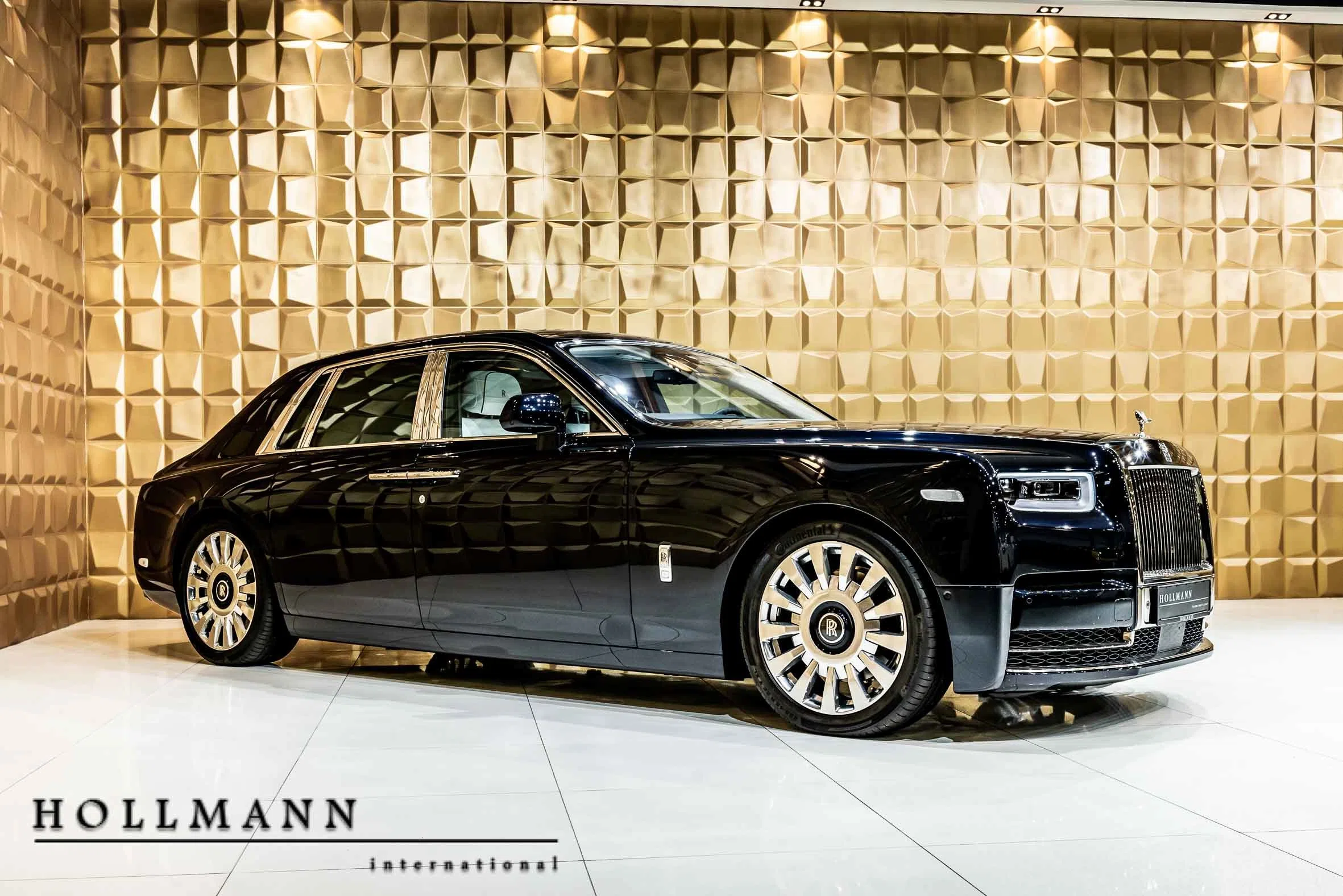 2019 Rolls-Royce Phantom VIII for sale, exterior, Saphire Black