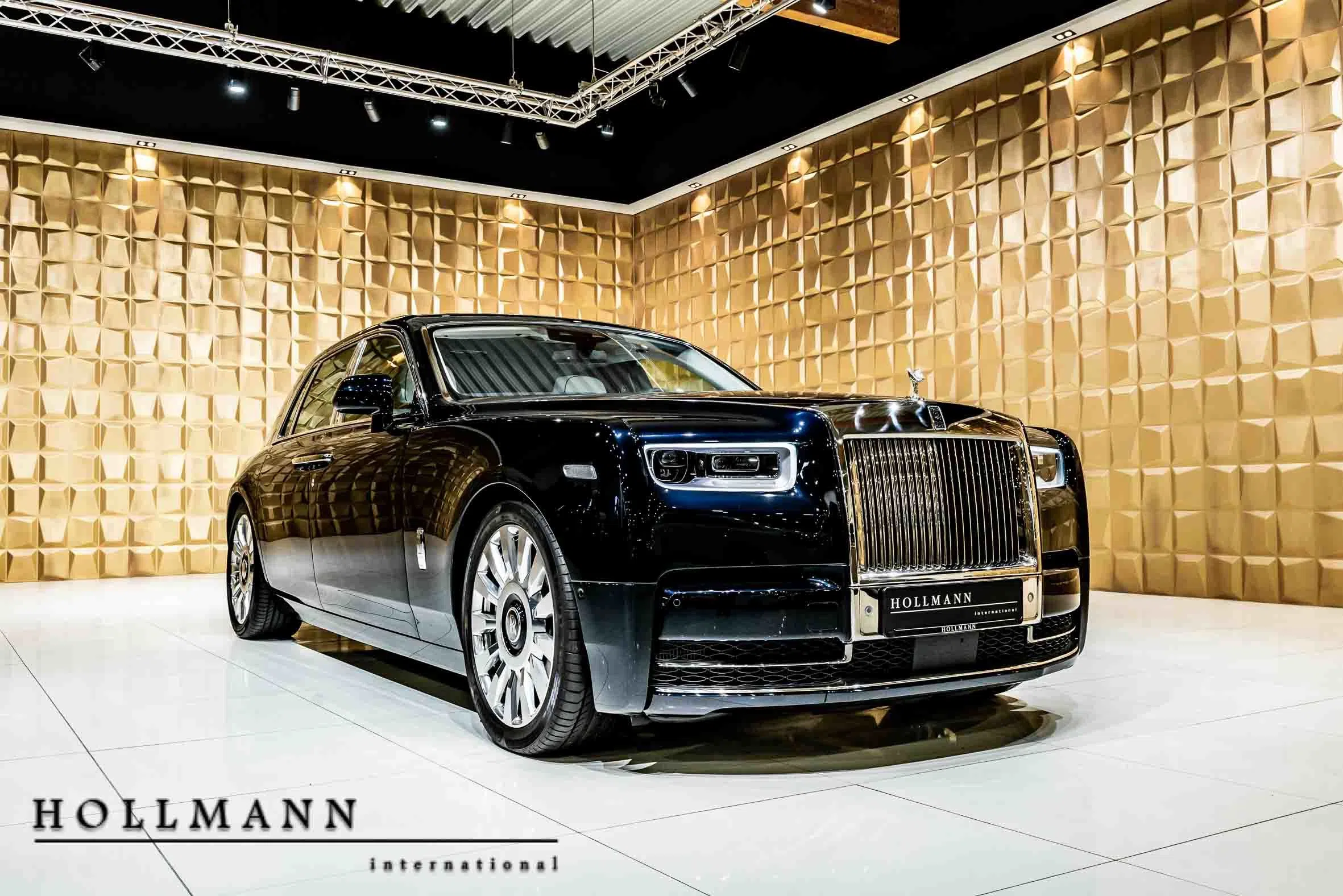 2019 Rolls-Royce Phantom VIII for sale, exterior, Saphire Black