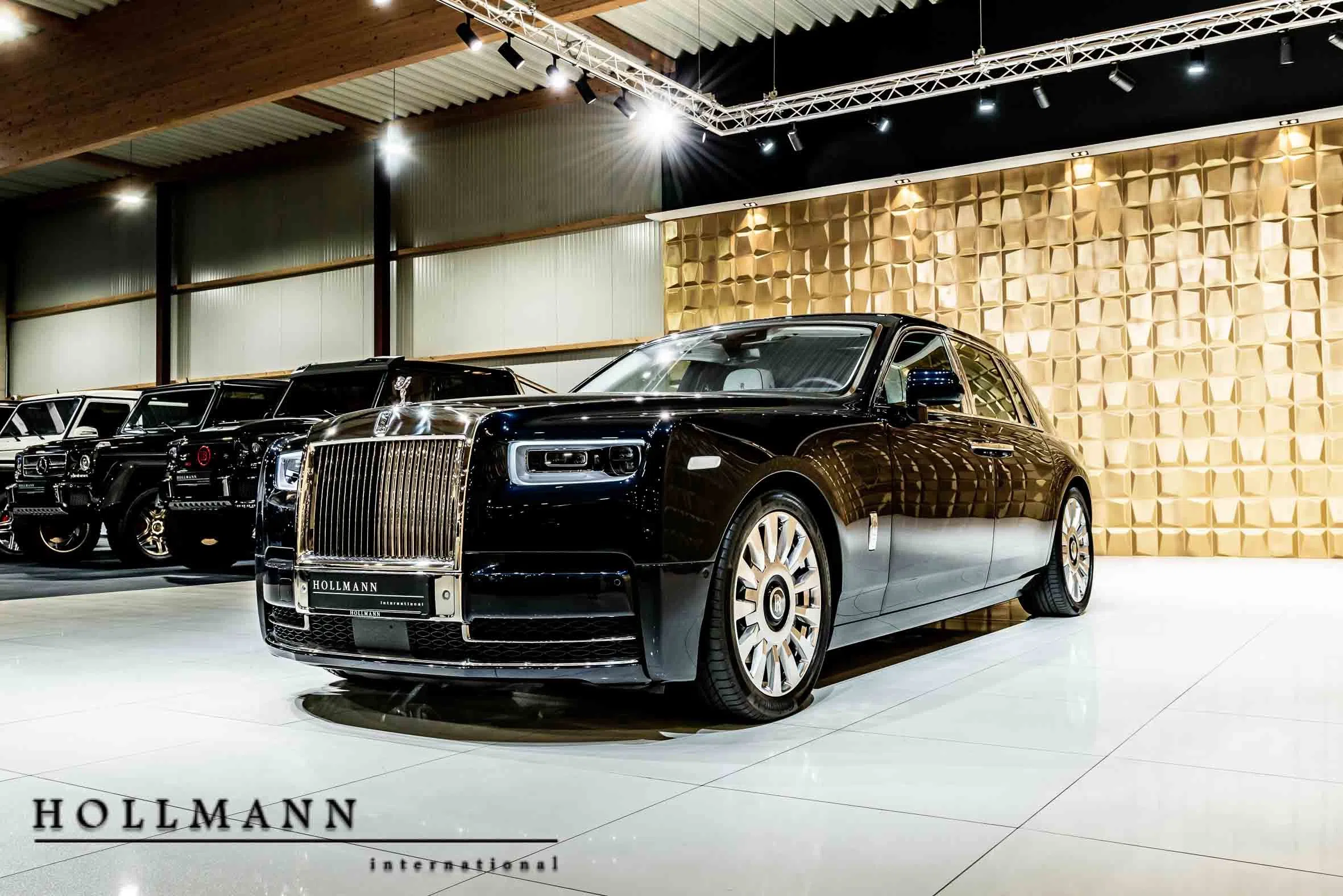 2019 Rolls-Royce Phantom VIII for sale, exterior, Saphire Black