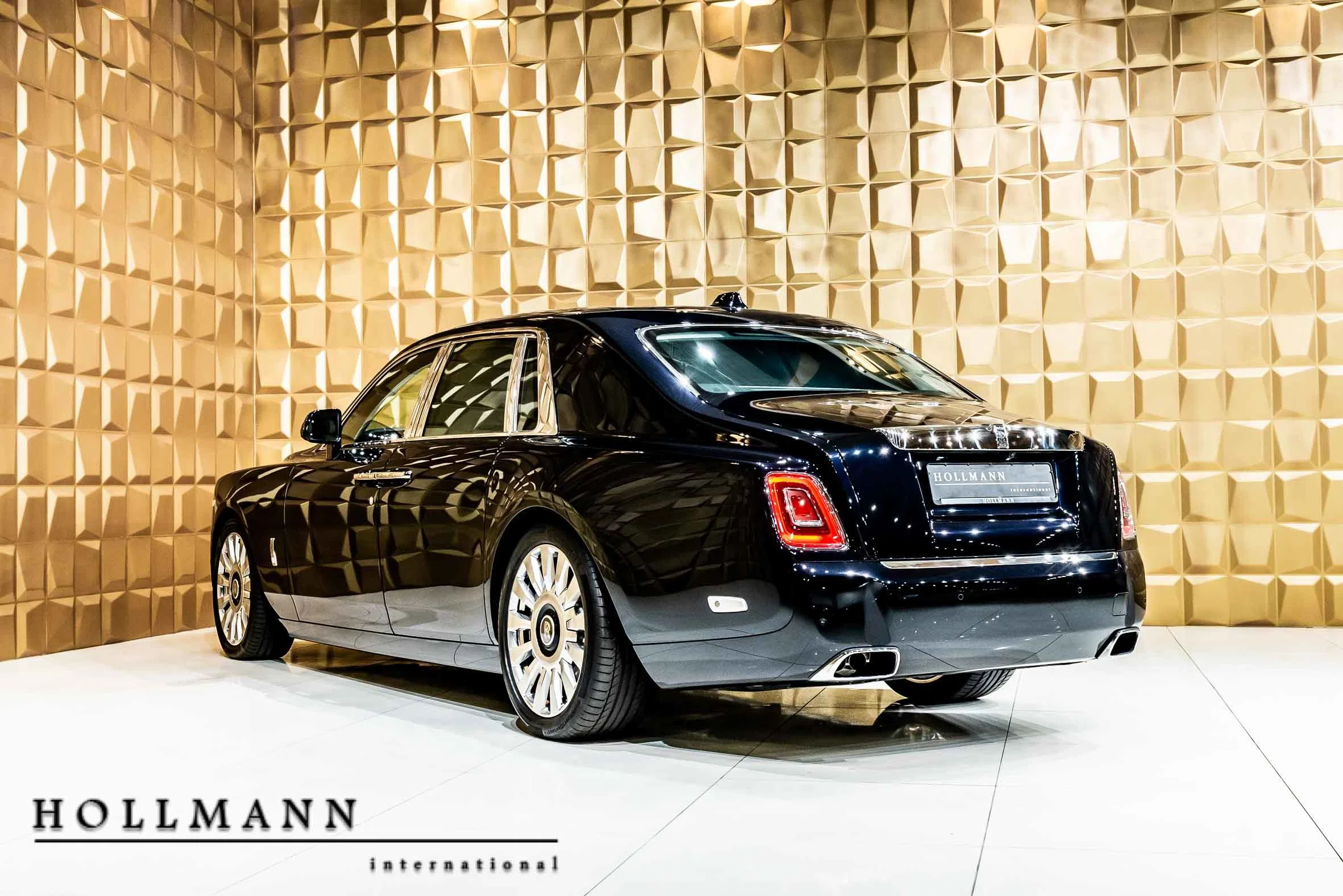 2019 Rolls-Royce Phantom VIII for sale, exterior, Saphire Black