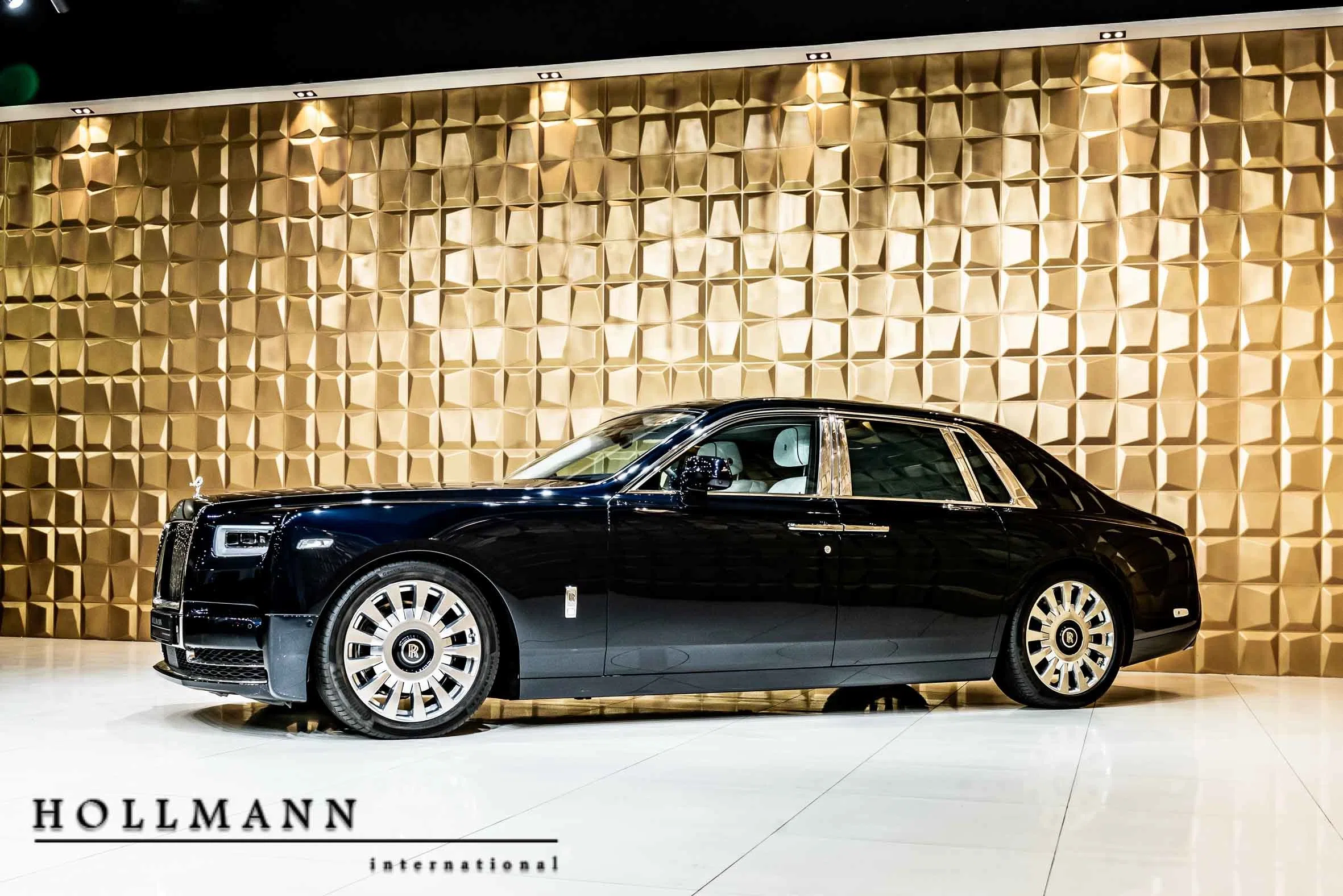 2019 Rolls-Royce Phantom VIII for sale, exterior, Saphire Black