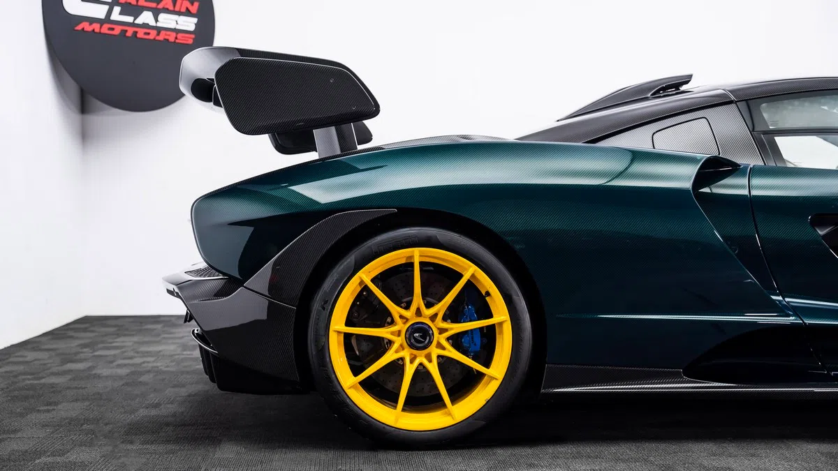 2019 McLaren Senna for sale, exterior, Green Carbon Fiber | Black Carbon Fiber