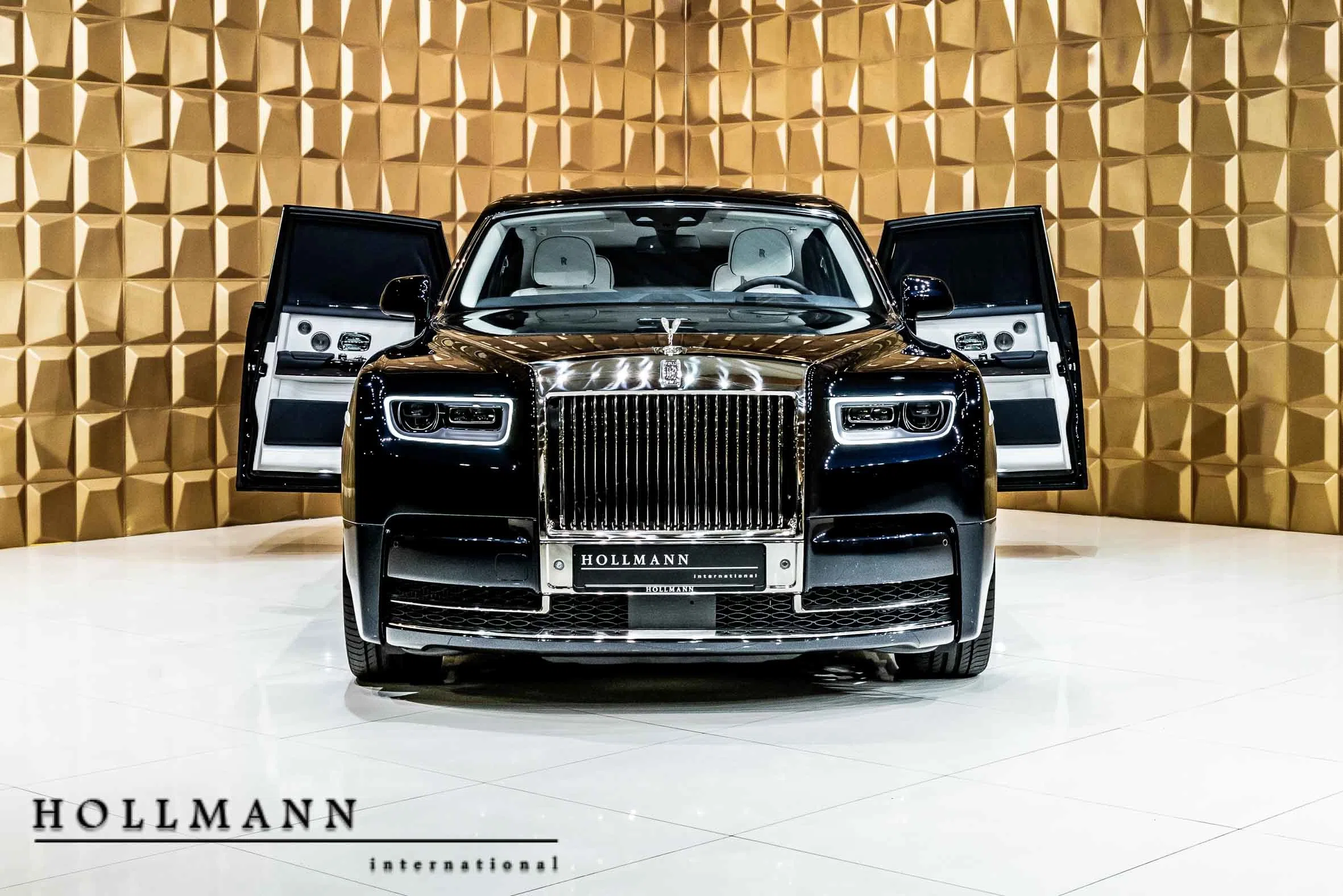 2019 Rolls-Royce Phantom VIII for sale, exterior, Saphire Black