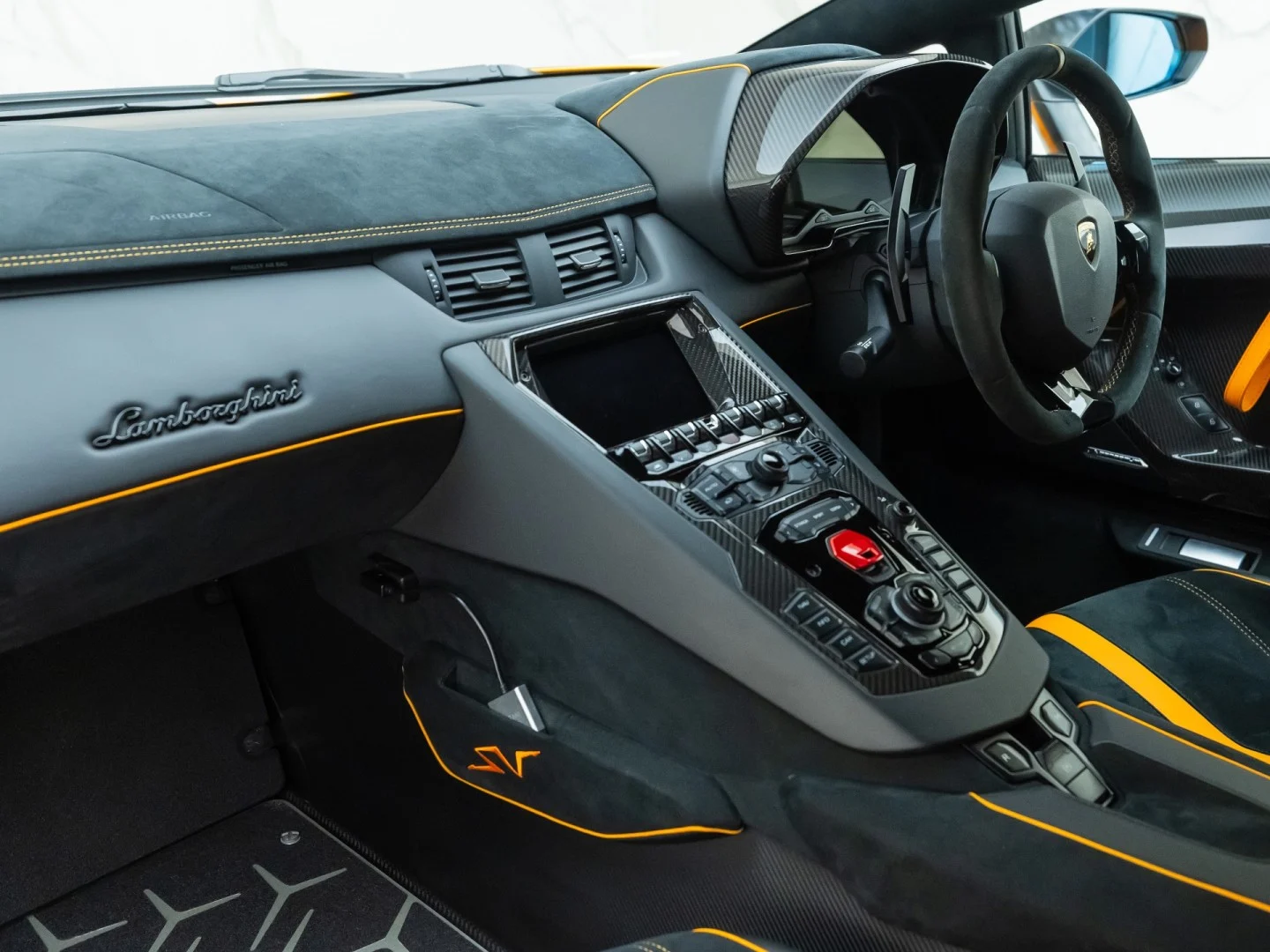 2015 Lamborghini Aventador LP 750-4 SV, 32/38
