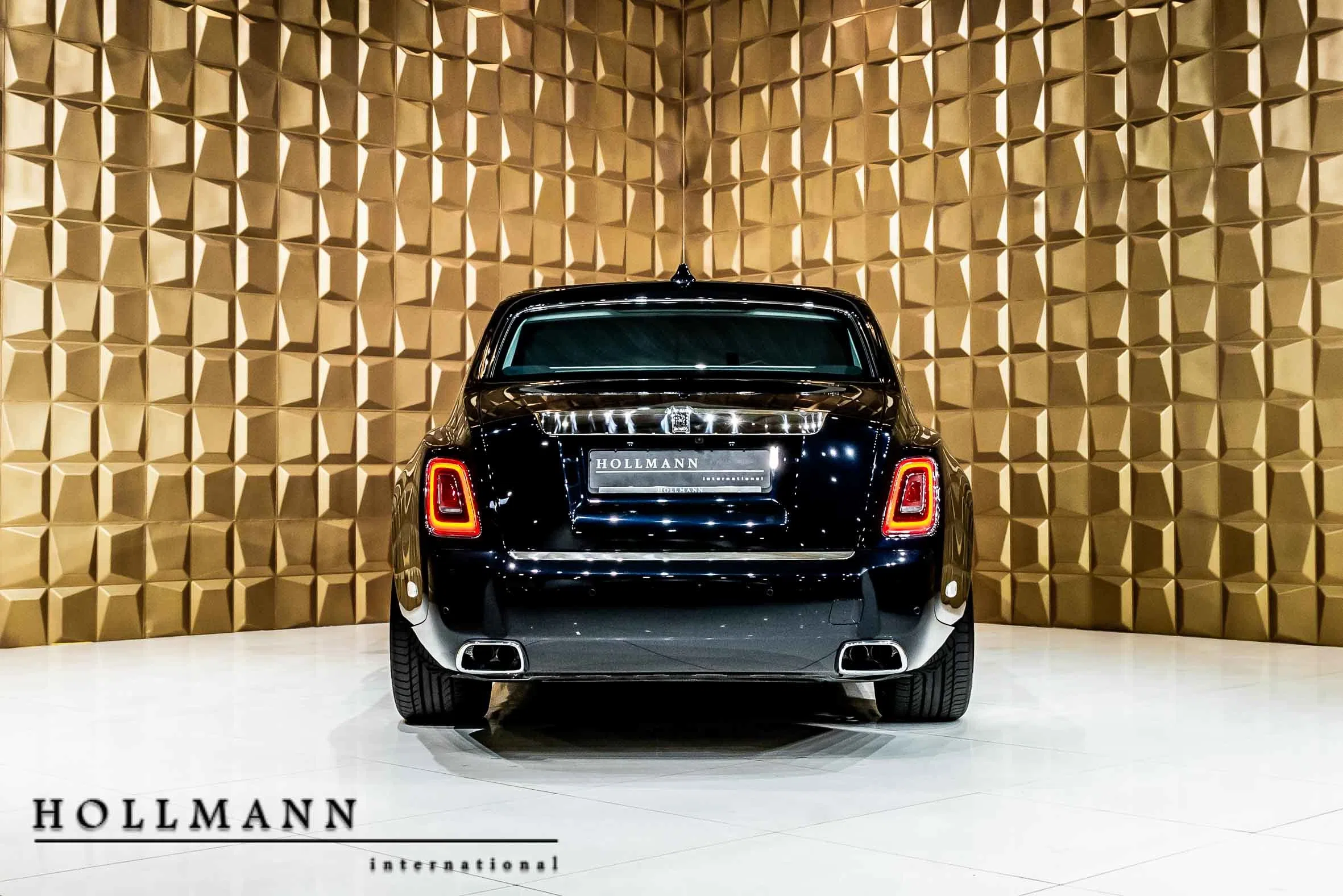 2019 Rolls-Royce Phantom VIII for sale, exterior, Saphire Black