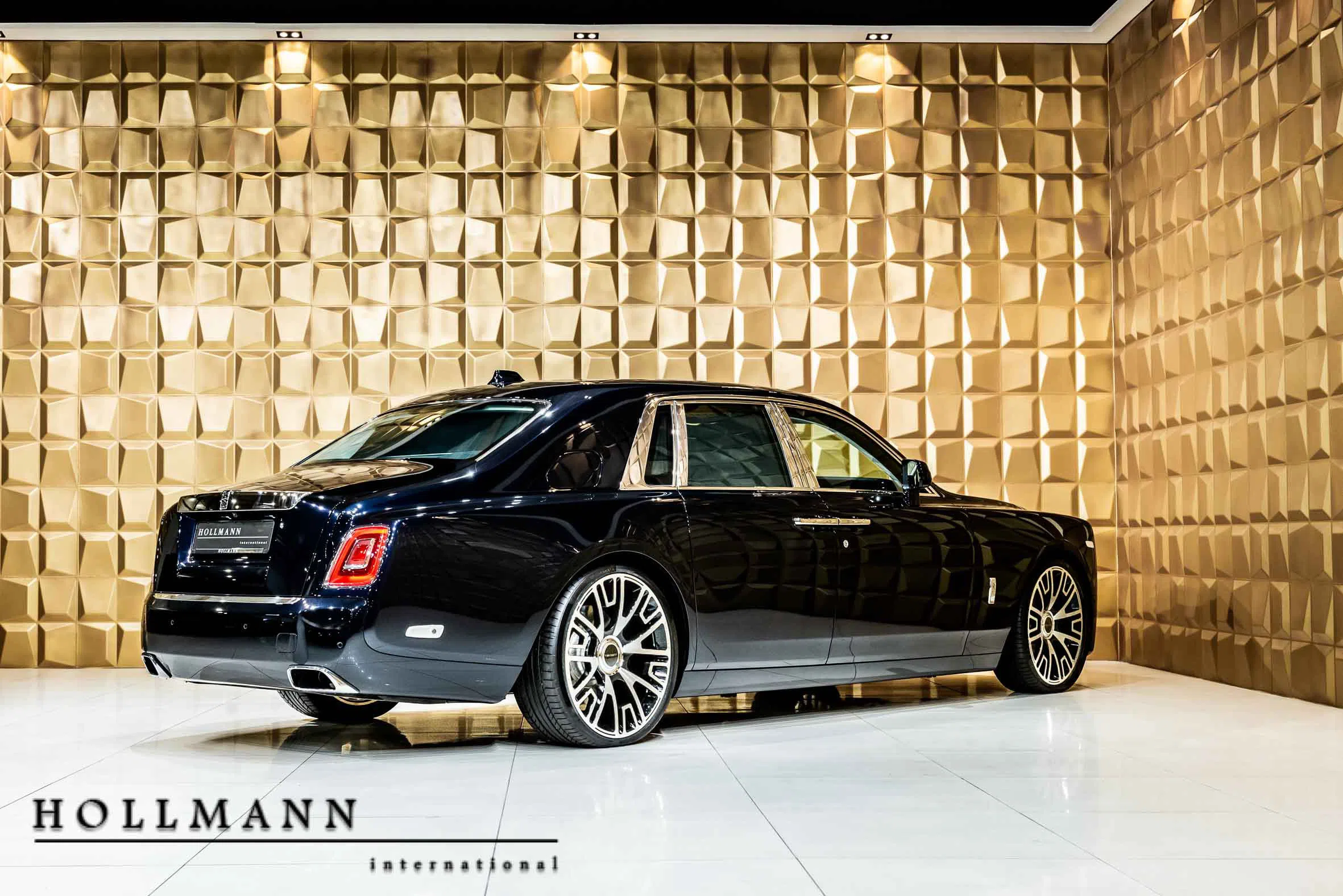 2019 Rolls-Royce Phantom VIII for sale, exterior, Saphire Black