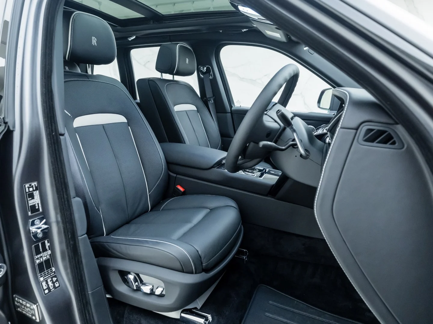 2022 ROLLS-ROYCE CULLINAN BLACK BADGE, 13/20