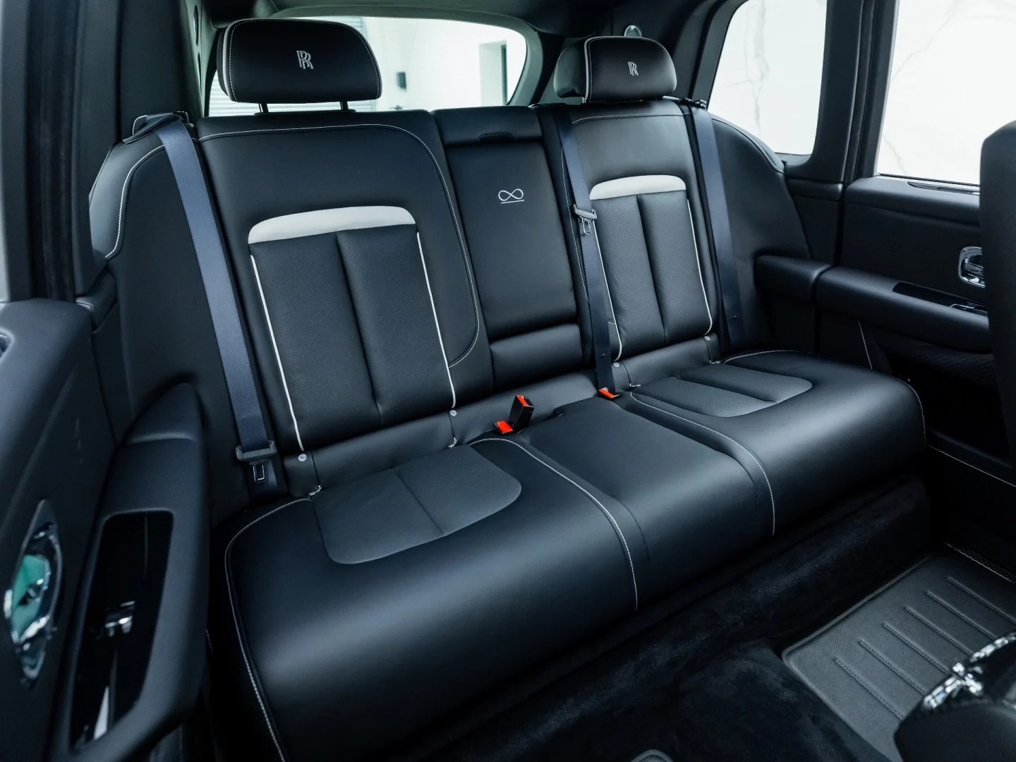 2022 ROLLS-ROYCE CULLINAN BLACK BADGE, 14/20
