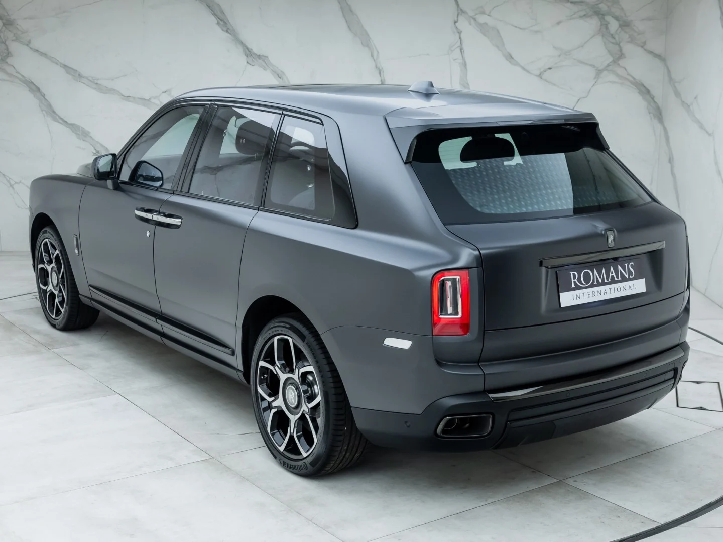2022 ROLLS-ROYCE CULLINAN BLACK BADGE, 18/20