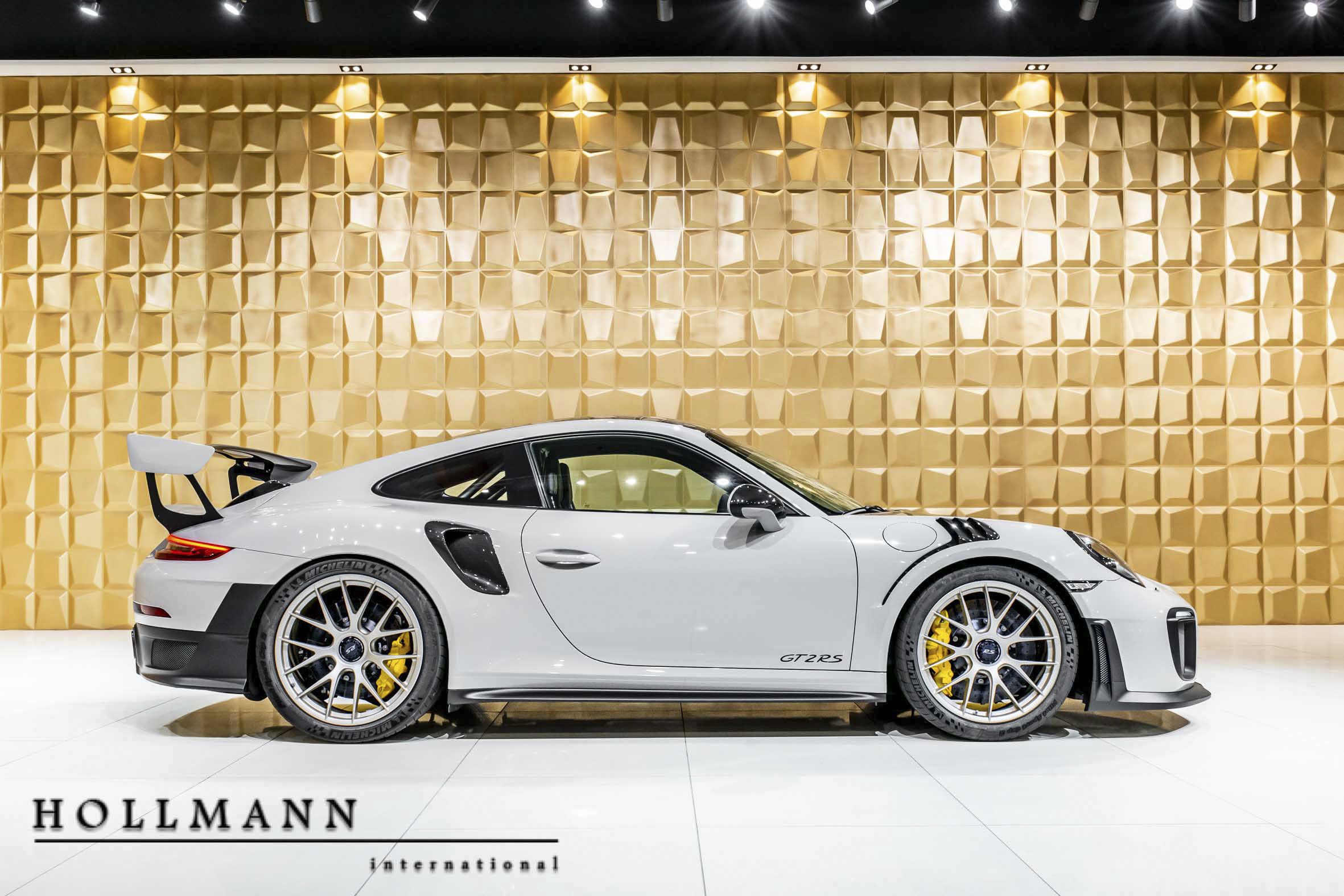 2019 Porsche 911 GT2 RS WEISSACH PACKAGE, 3/14