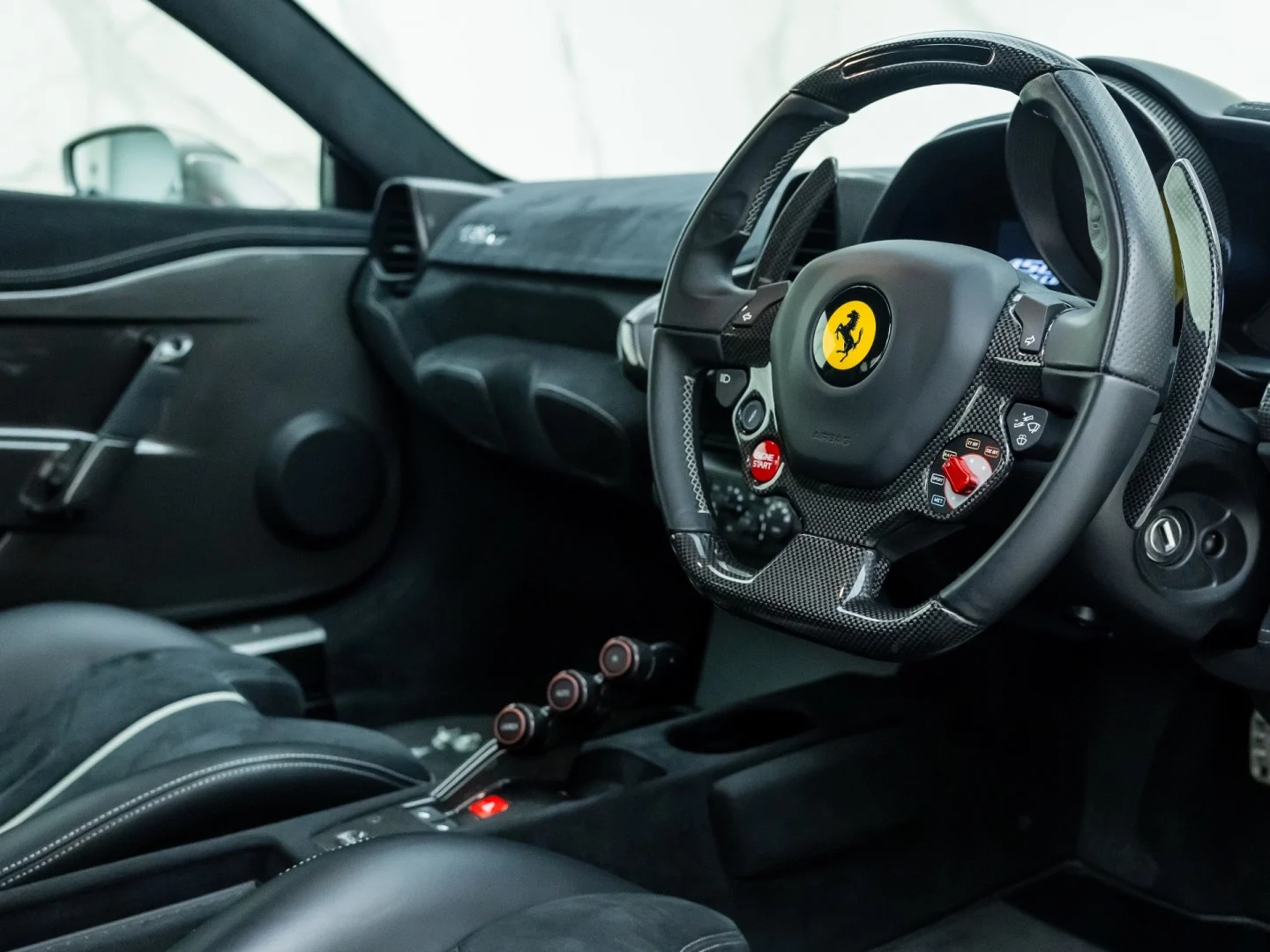 2015 Ferrari 458 Speciale, 2/16