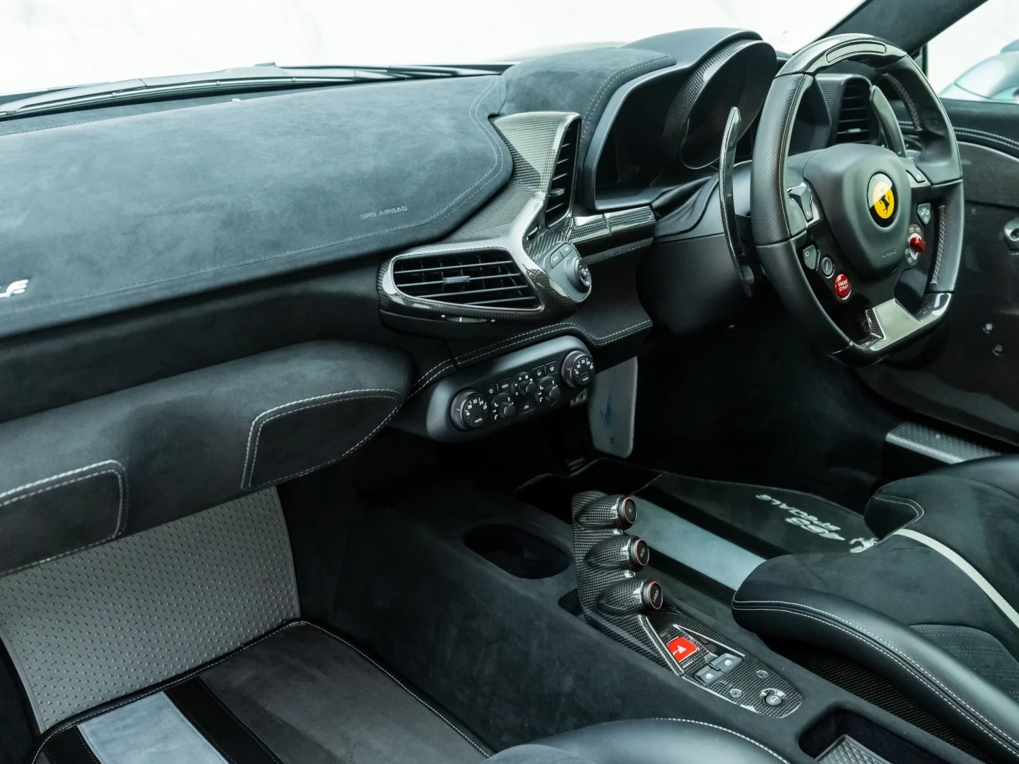 2015 Ferrari 458 Speciale, 3/16