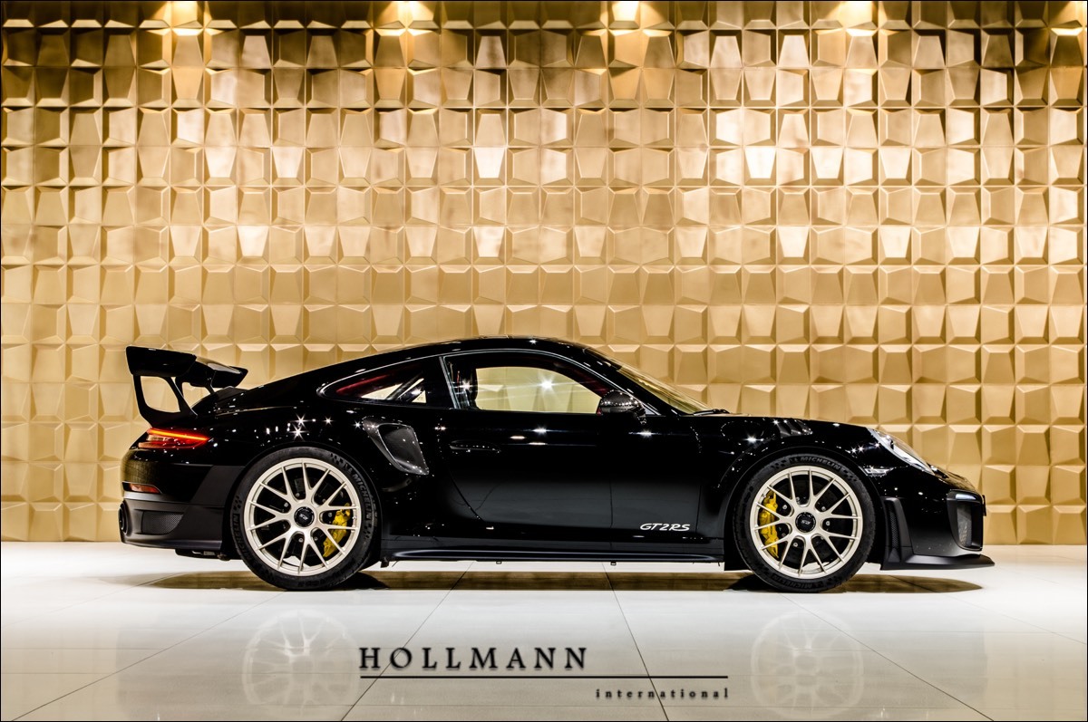 2019 Porsche 911 GT2 RS WEISSACH PACKAGE, 10/19