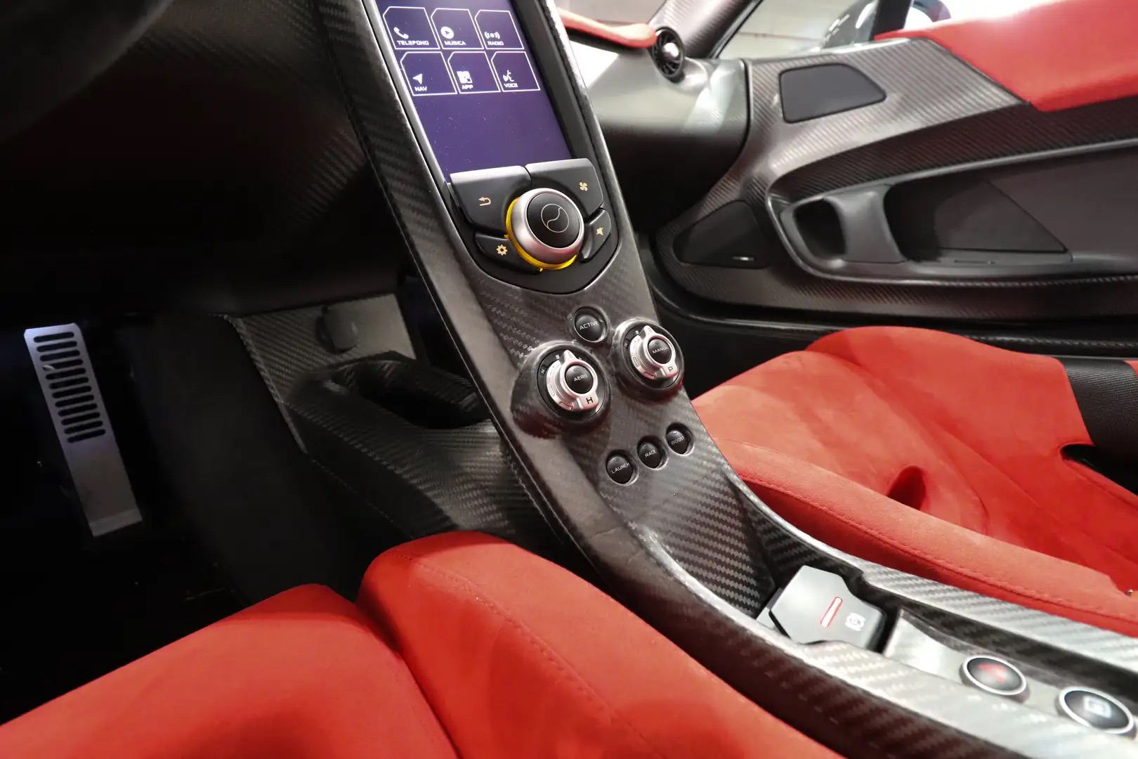2014 McLaren P1, 12/14
