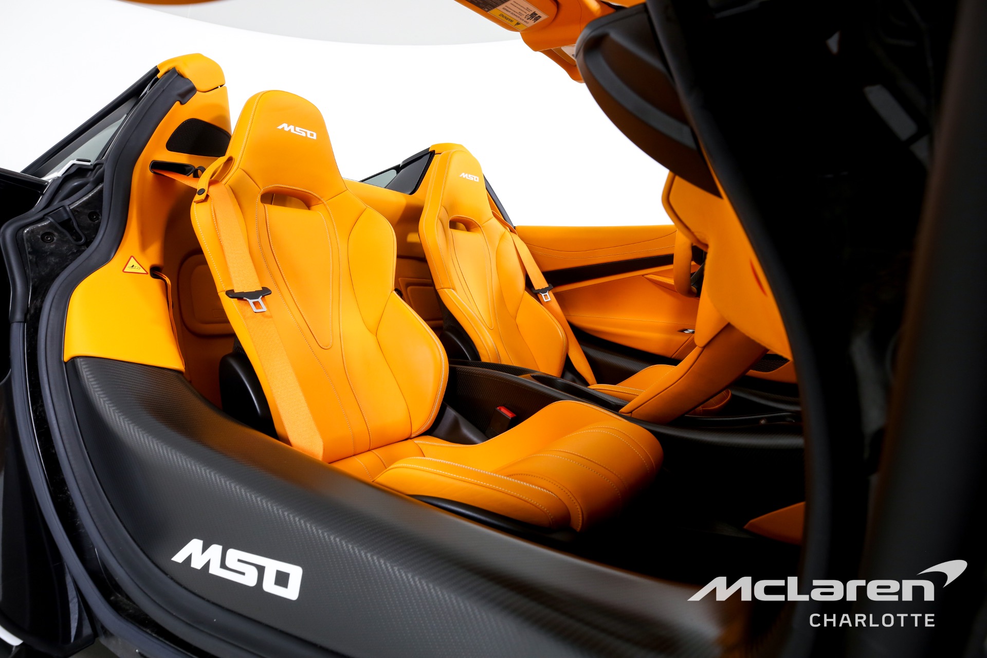 2022 McLaren 765LT Spider, 18/20