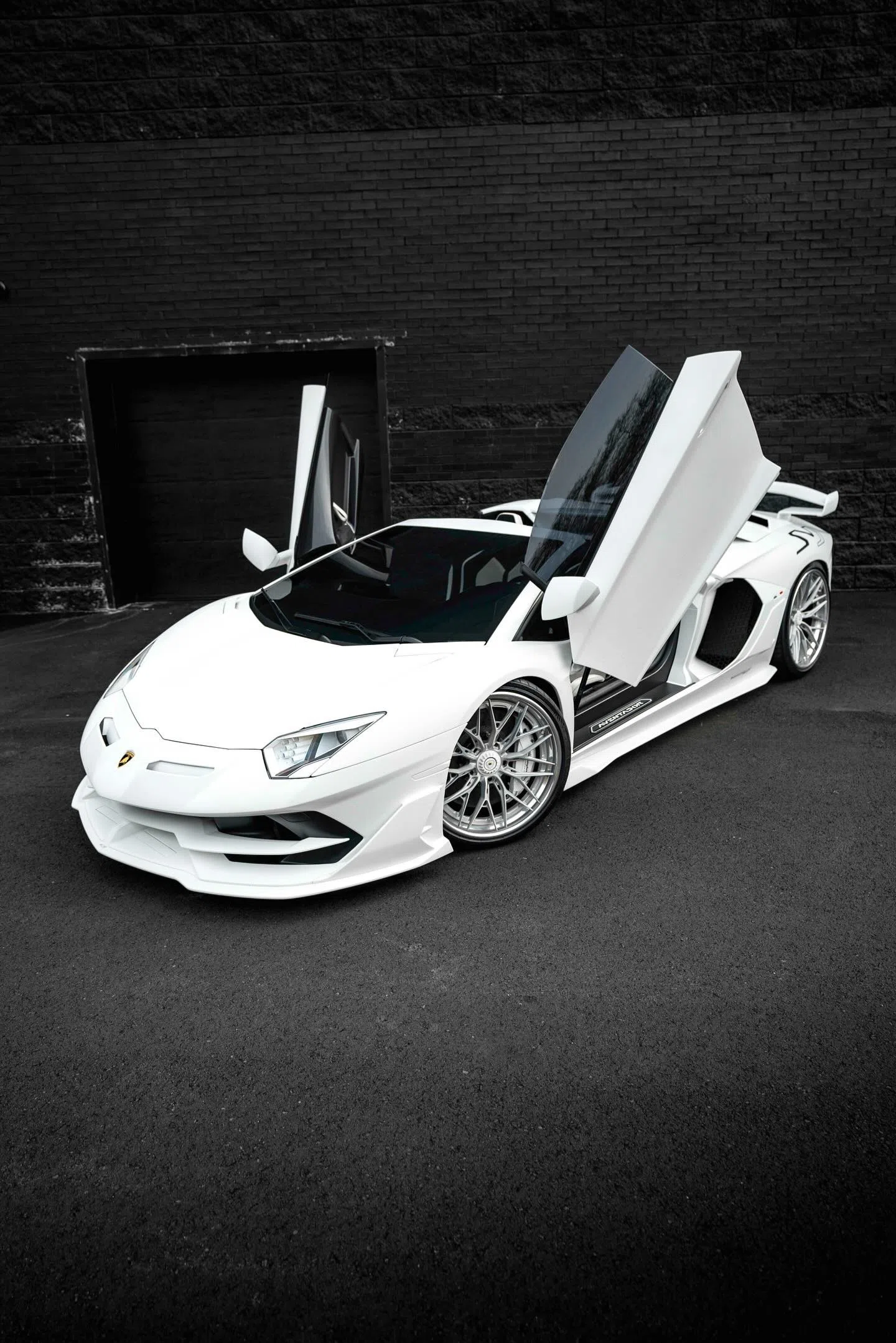 2020 Lamborghini Aventador SVJ Roadster for sale, exterior, Bianco Isis