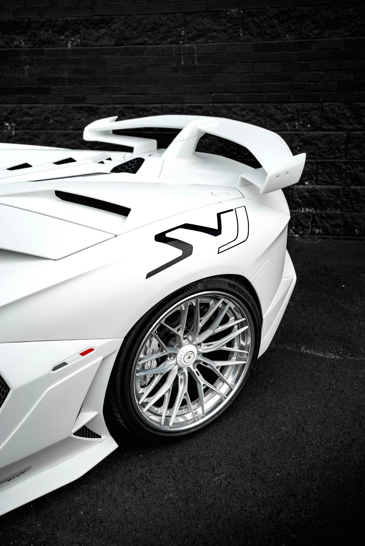 2020 Lamborghini Aventador SVJ Roadster, 7/13