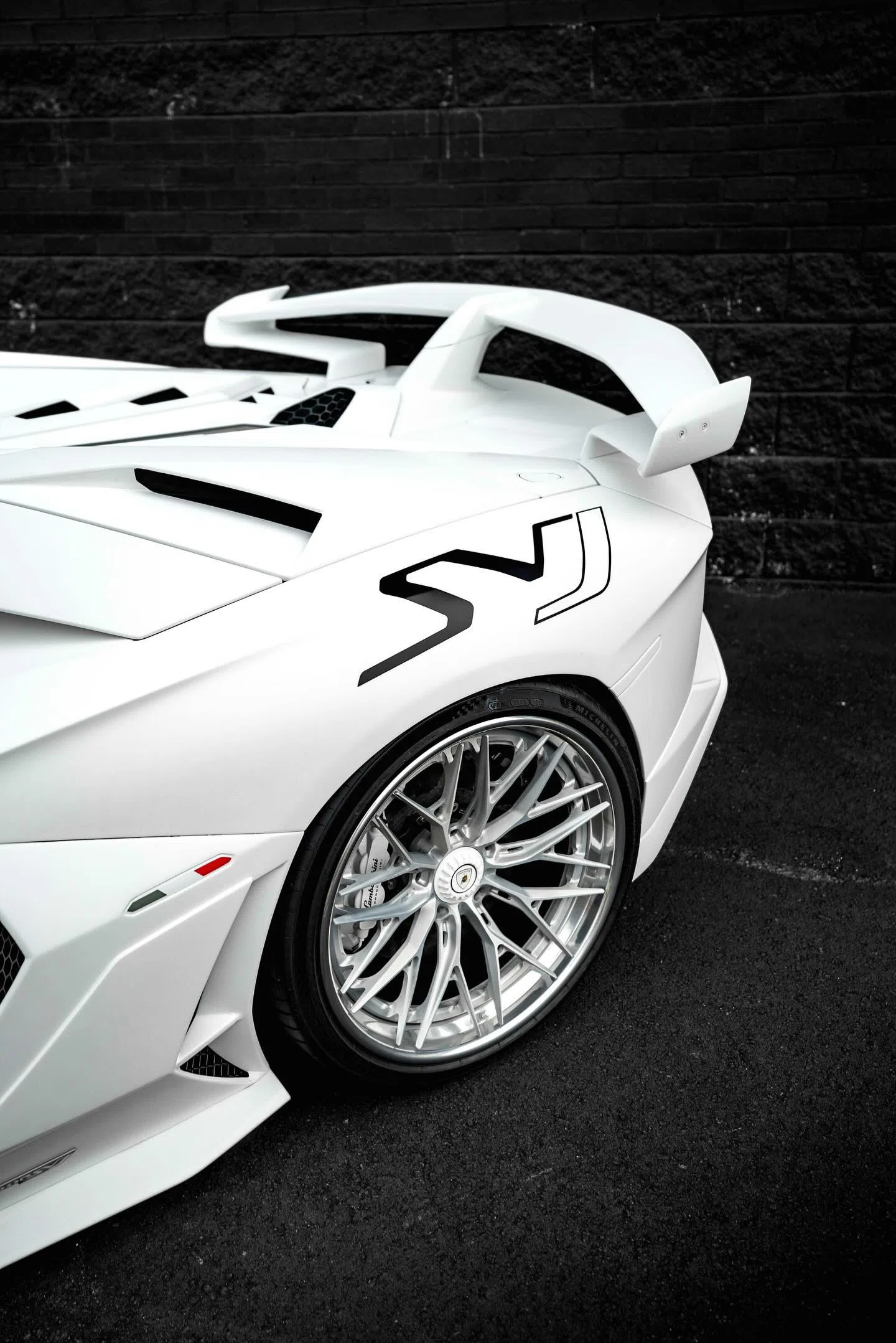 2020 Lamborghini Aventador SVJ Roadster for sale, exterior, Bianco Isis