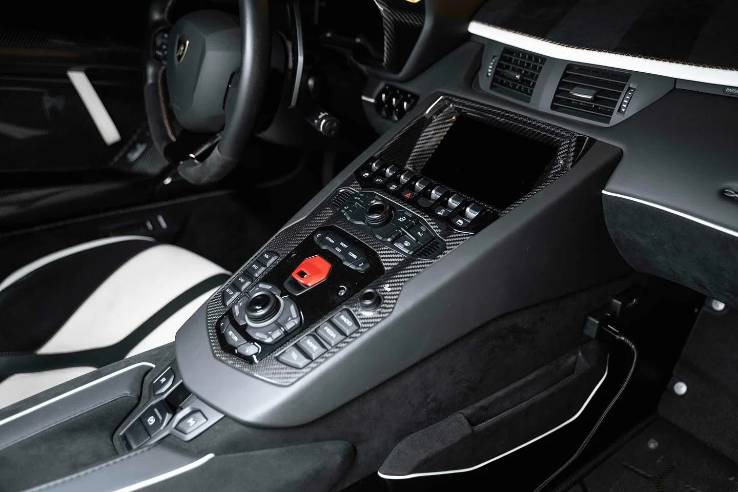 2020 Lamborghini Aventador SVJ Roadster interior, center console