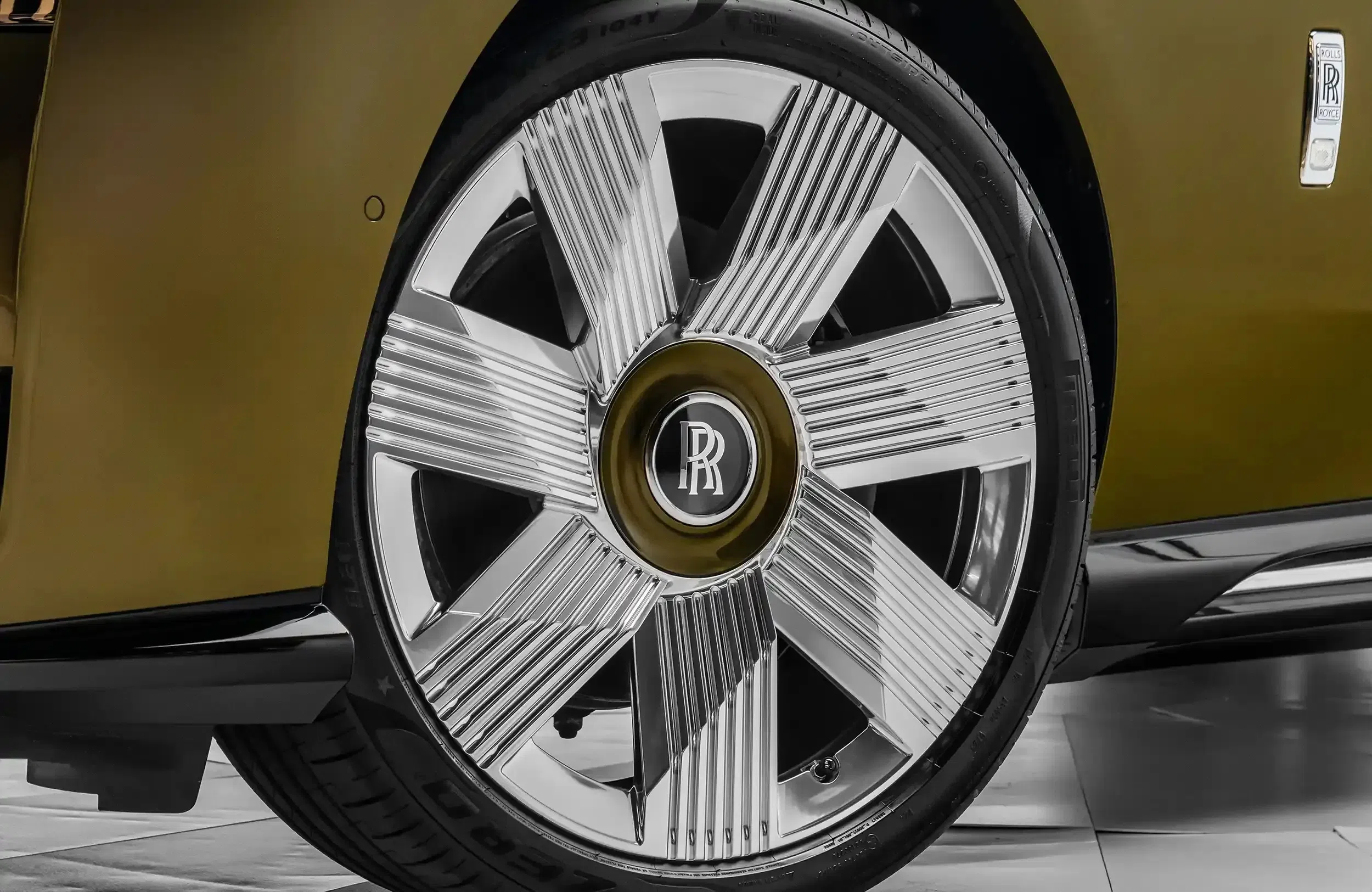 2024 Rolls-Royce Spectre wheel